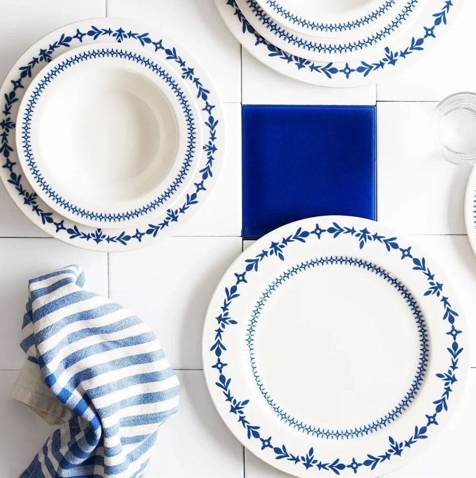 Blue Orbit Bonsai Dining Set 24 Pieces